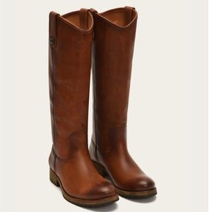 FRYE Melissa Button Lug Tall - Cognac